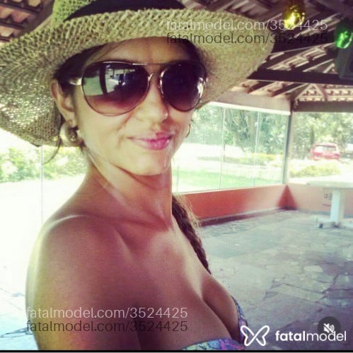 Acompanhante mulher com cabelo castanho de olhos castanhos - Emanuelle