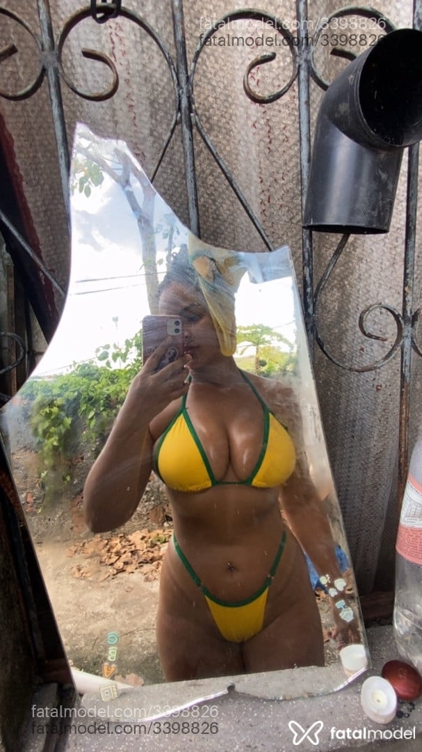 Acompanhante mulher morena (o) de olhos verdes - Cami maia Acompanhante mulher morena (o) de olhos verdes - Cami maia
