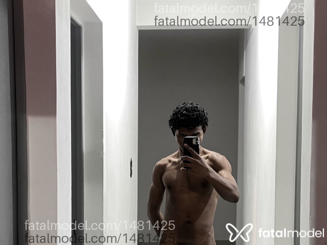 Acompanhante homem morena (o) de olhos pretos - Beto