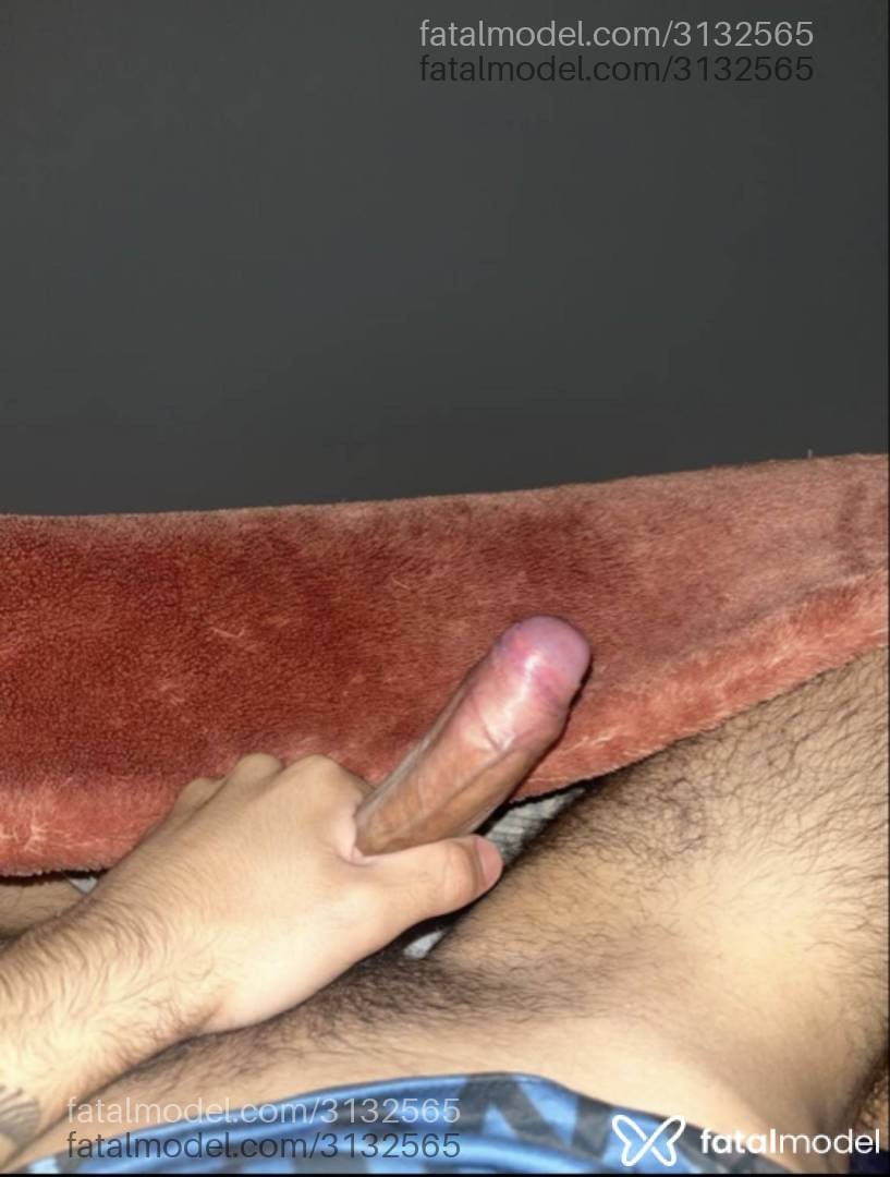 Acompanhante homem com cabelo castanho de olhos castanhos - Gu Pereira