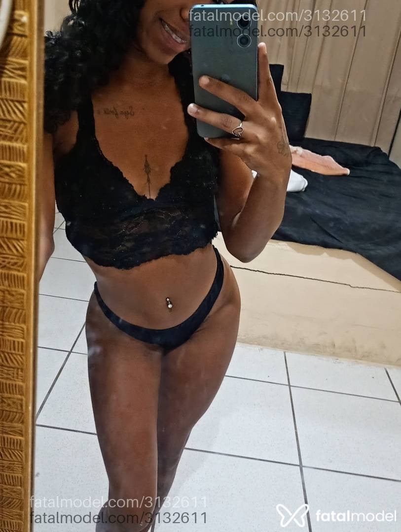 Acompanhante mulher morena (o) de olhos castanhos - Ludmilla Acompanhante mulher morena (o) de olhos castanhos - Ludmilla
