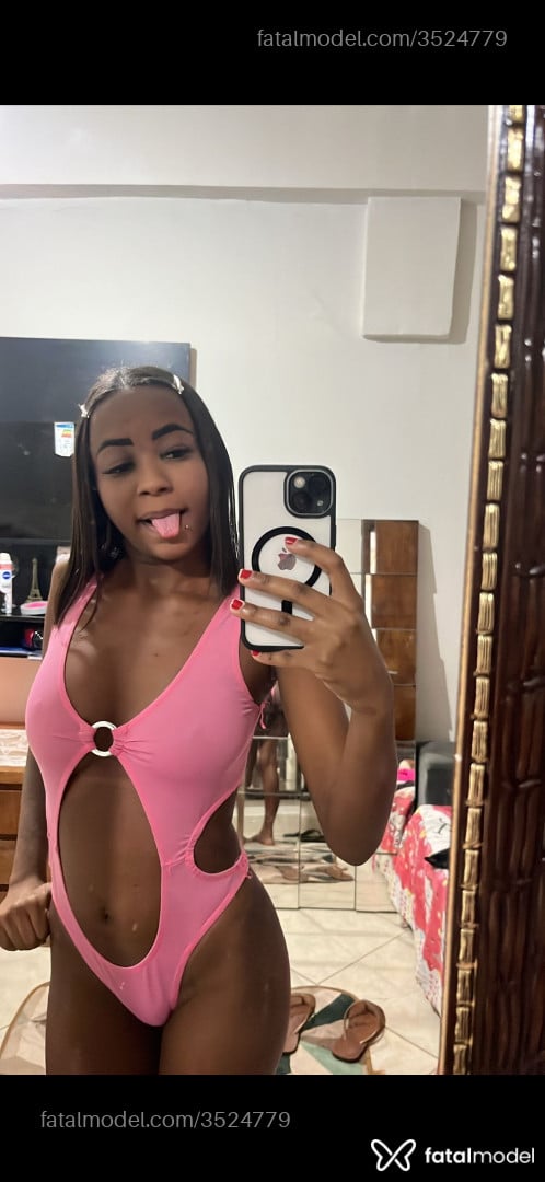 Acompanhante mulher com cabelo castanho de olhos castanhos - Marcelly Acompanhante mulher com cabelo castanho de olhos castanhos - Marcelly