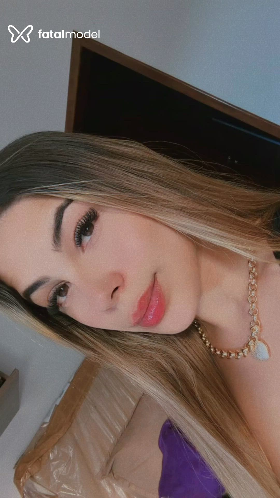 Acompanhante mulher loira (o) de olhos castanhos - Bárbara Oliveira Acompanhante mulher loira (o) de olhos castanhos - Bárbara Oliveira