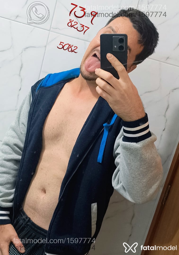 Acompanhante homem com cabelo castanho de olhos castanhos - Clóvis