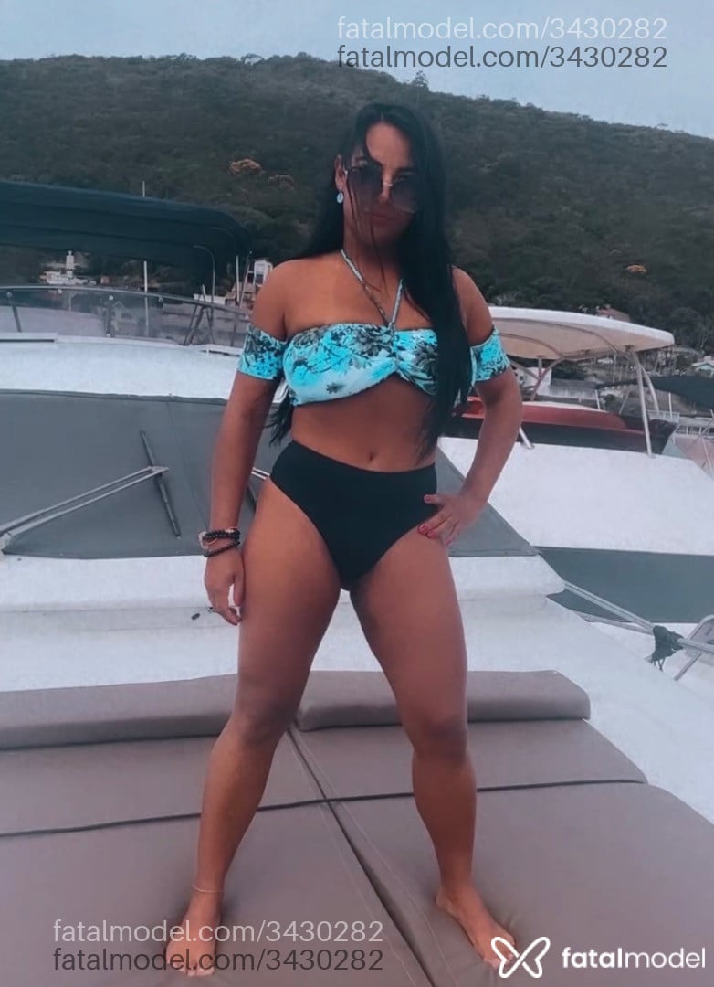 Acompanhante mulher morena (o) de olhos pretos - Ludmilla Acompanhante mulher morena (o) de olhos pretos - Ludmilla