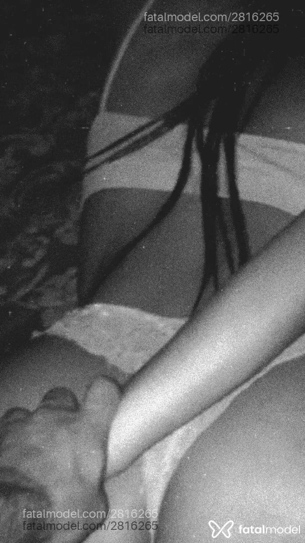 Acompanhante mulher morena (o) de olhos castanhos - Morena