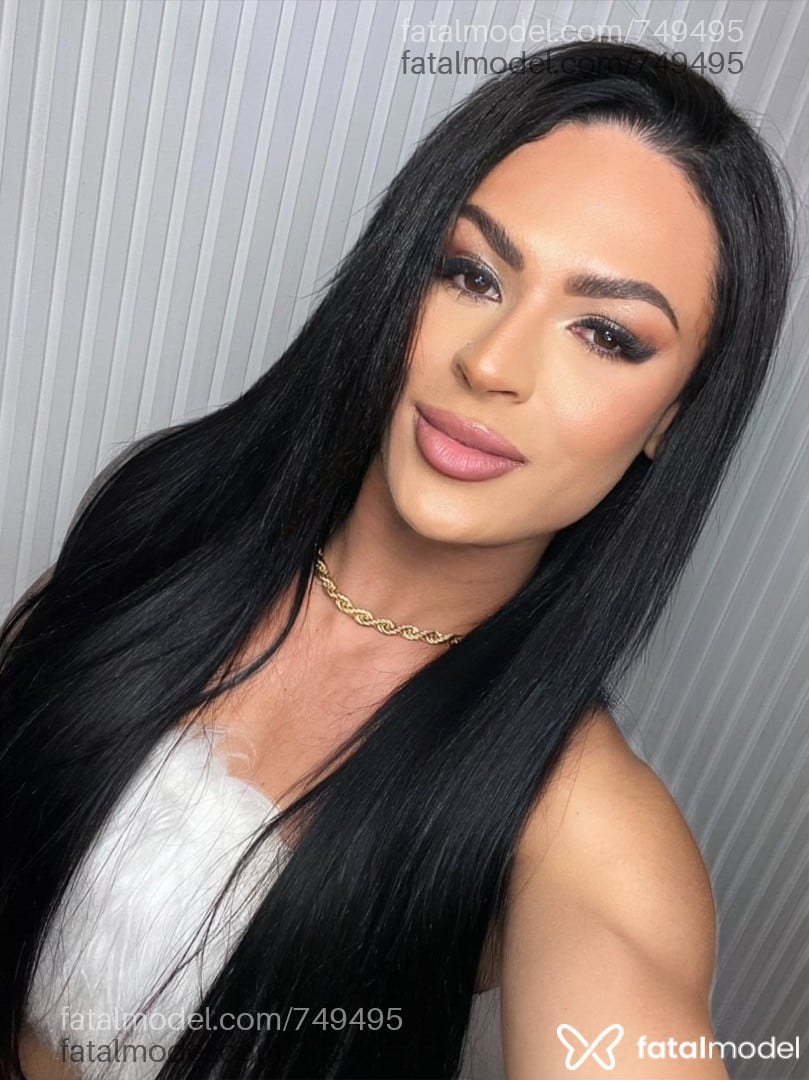 Acompanhante mulher loira (o) de olhos castanhos - Suellen Ferrari