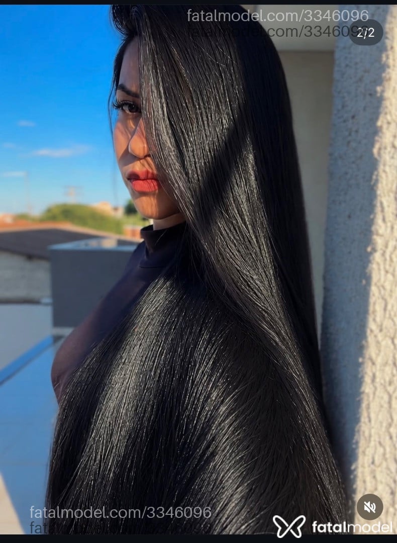 Acompanhante mulher com cabelo castanho de olhos mel - Gaby Andrade