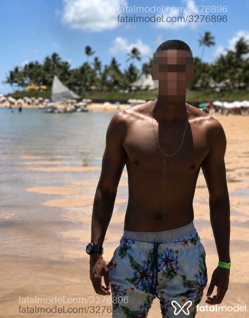Acompanhante homem morena (o) de olhos castanhos - Ferraz Vintetrêscm