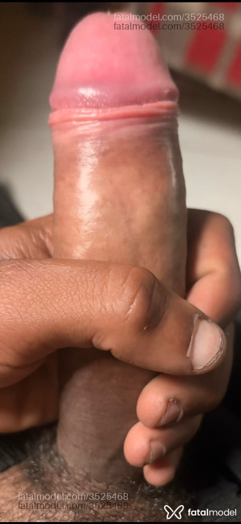 Acompanhante homem morena (o) de olhos castanhos - Domruan