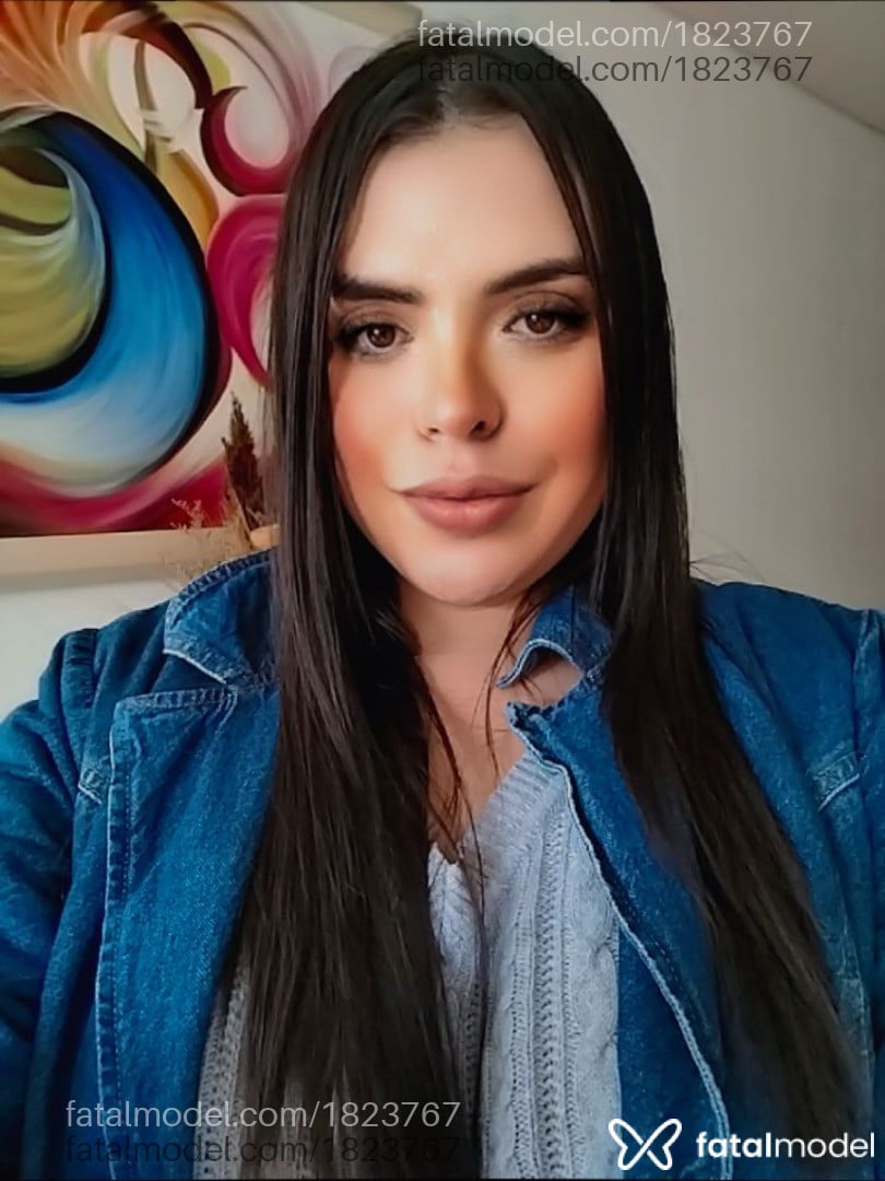 Acompanhante mulher trans morena (o) de olhos castanhos - Alicia