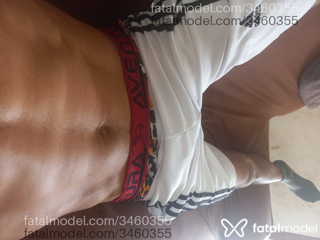 Acompanhante homem com cabelo castanho de olhos pretos - Kaleu Pedrosa