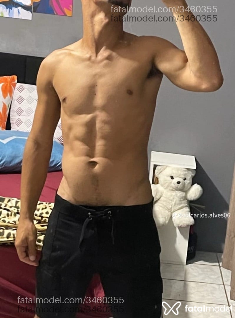 Acompanhante homem com cabelo castanho de olhos pretos - Kaleu Pedrosa