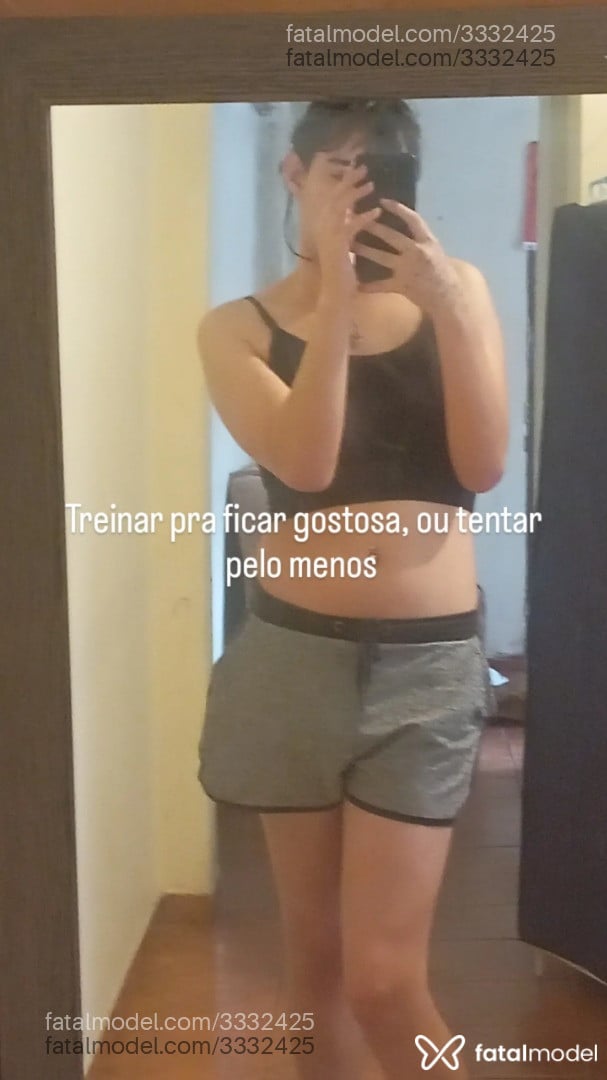 Acompanhante mulher trans morena (o) de olhos castanhos - Izzhy Vict