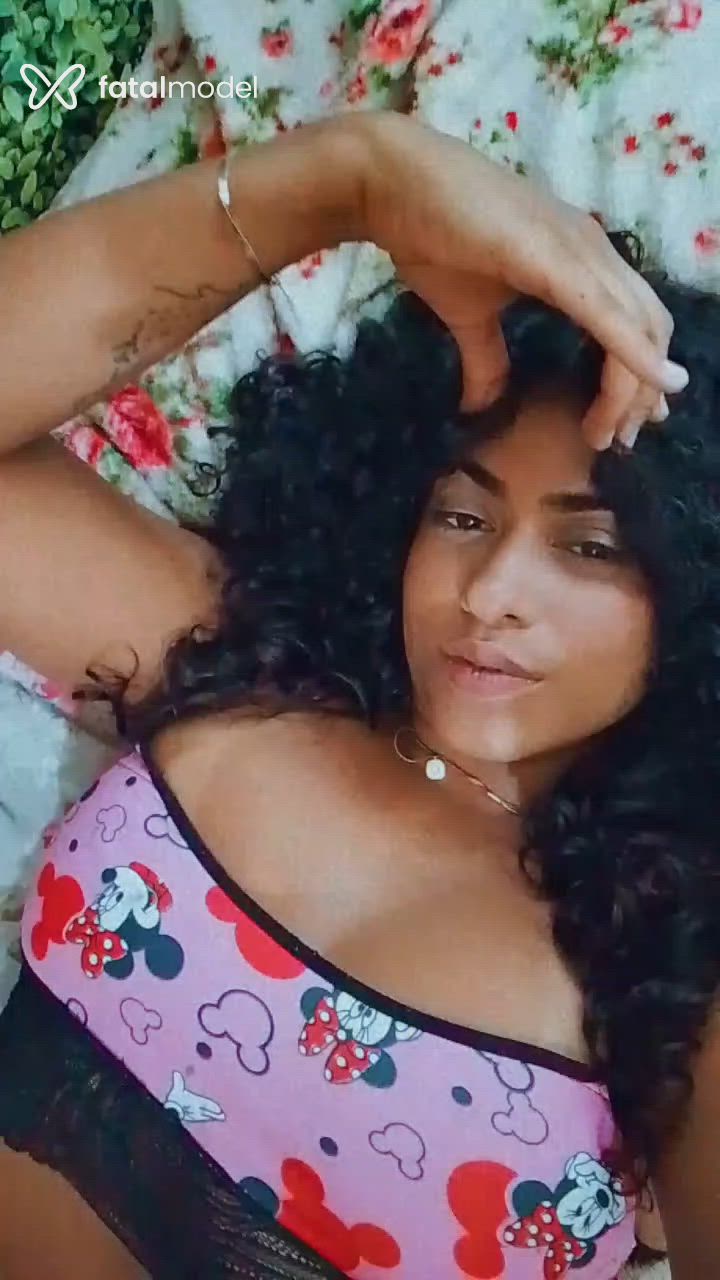 Acompanhante mulher com cabelo castanho de olhos castanhos - Victoria