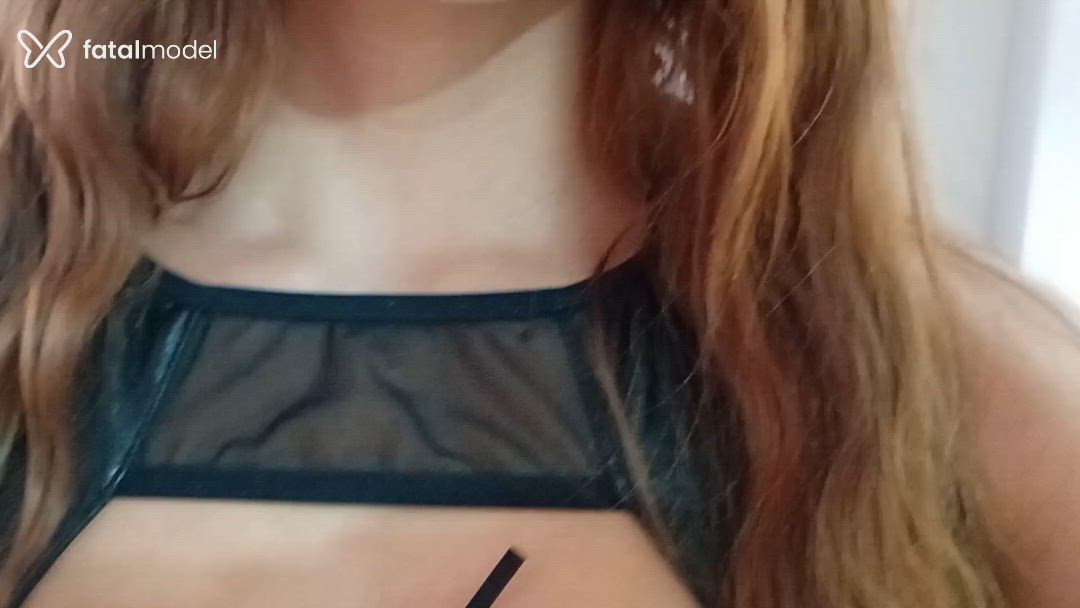 Acompanhante mulher ruiva (o) de olhos castanhos - Japinha