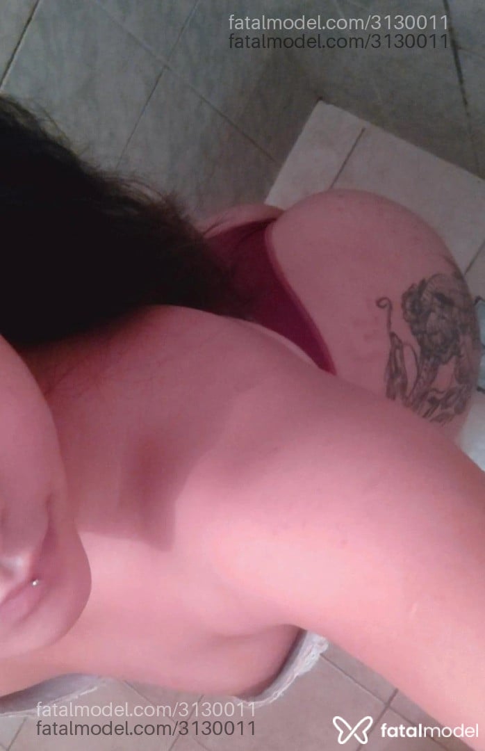 Acompanhante mulher trans com cabelo castanho de olhos castanhos - Bianca