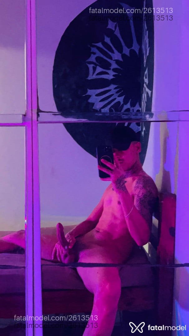 Acompanhante homem com cabelo castanho de olhos pretos - Ruan Lucas