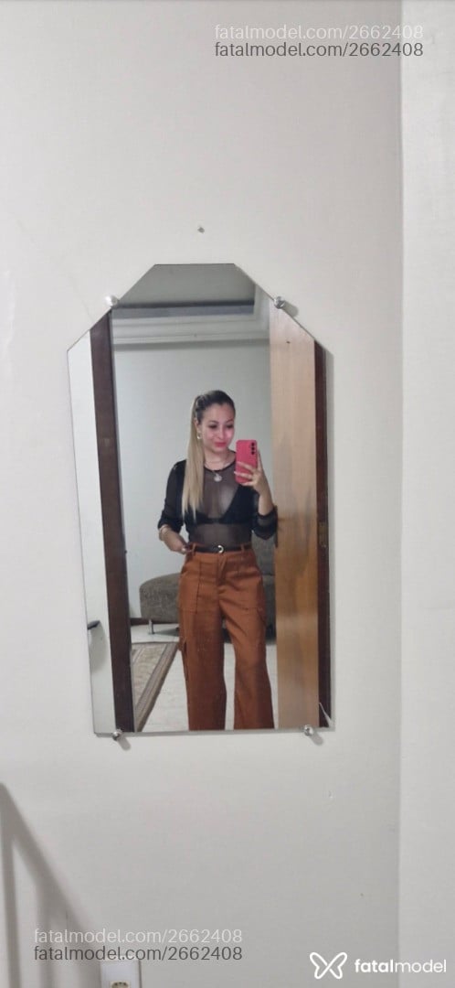Acompanhante mulher loira (o) de olhos castanhos - Bruna Navarro