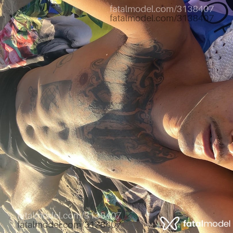 Acompanhante homem com cabelo castanho de olhos castanhos - Lucas Flores