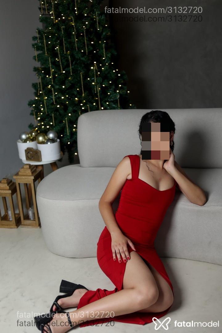 Acompanhante mulher morena (o) de olhos pretos - Ninfetinhatímida