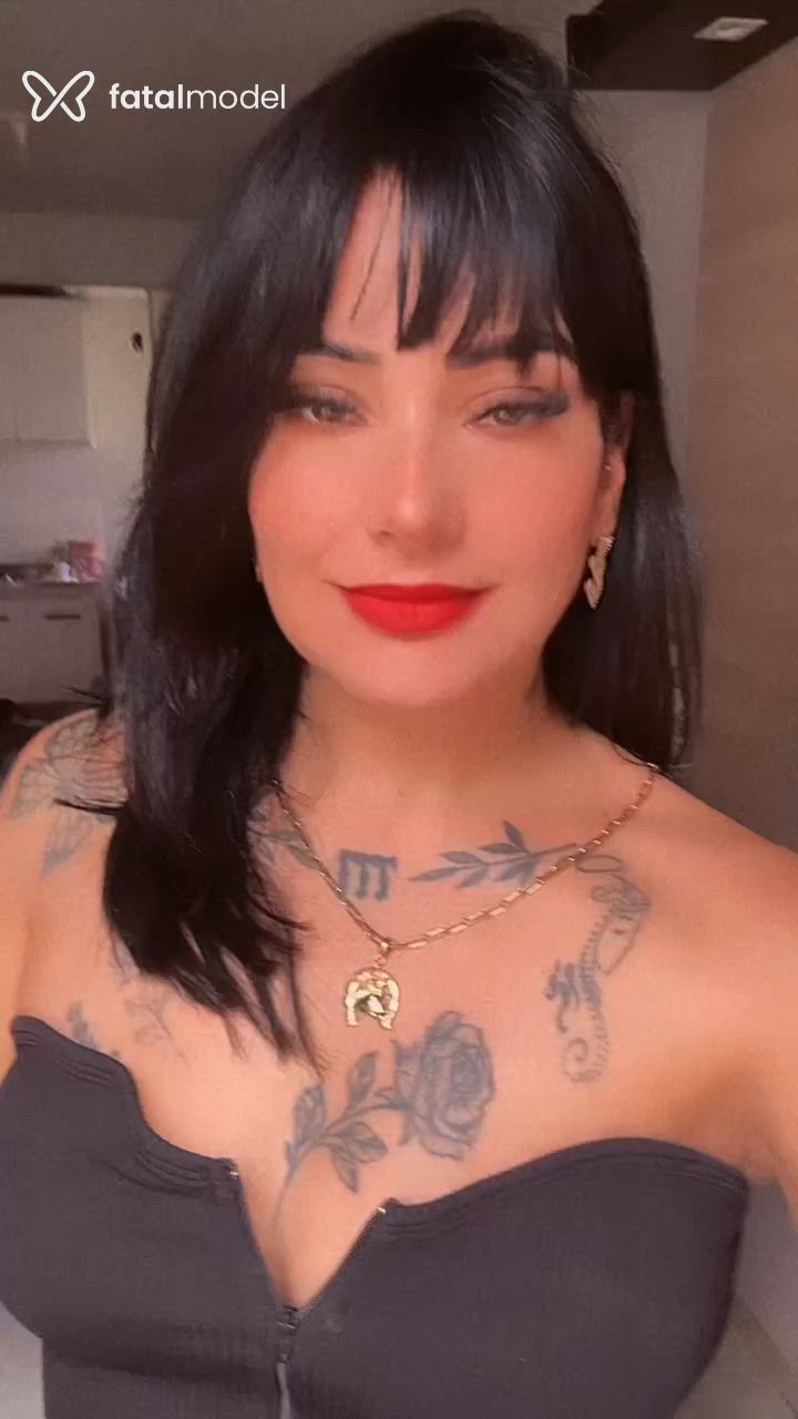Acompanhante mulher morena (o) de olhos mel - Kaahzinha Acompanhante mulher morena (o) de olhos mel - Kaahzinha