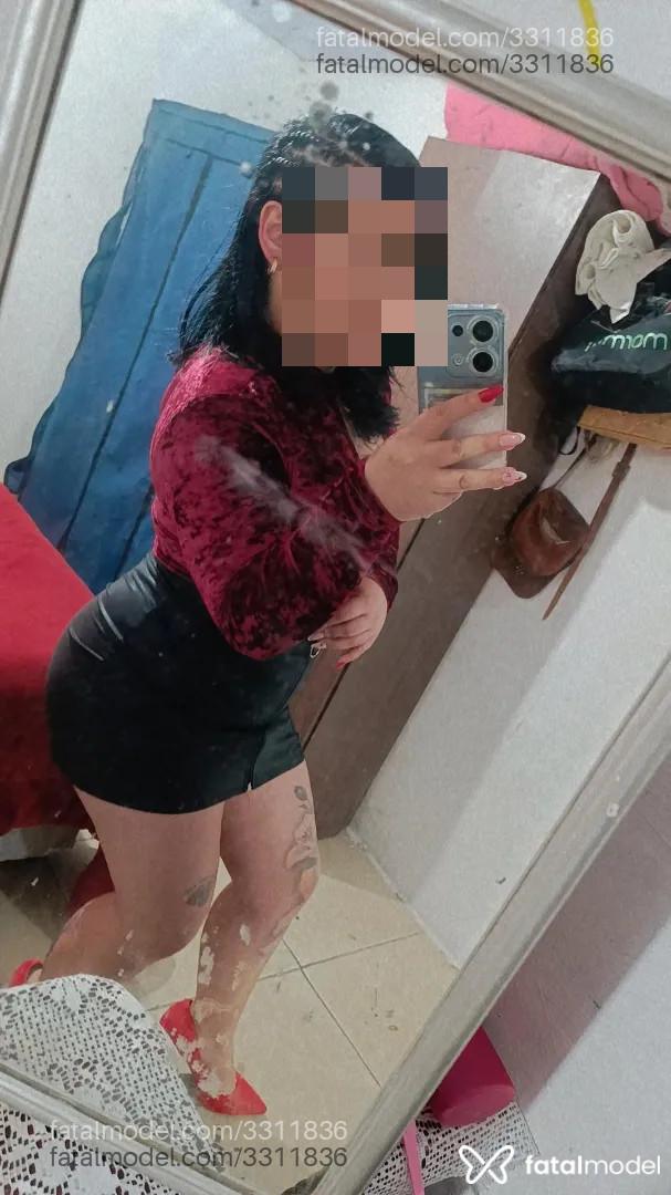 Acompanhante mulher com cabelo castanho de olhos castanhos - Carolzinha
