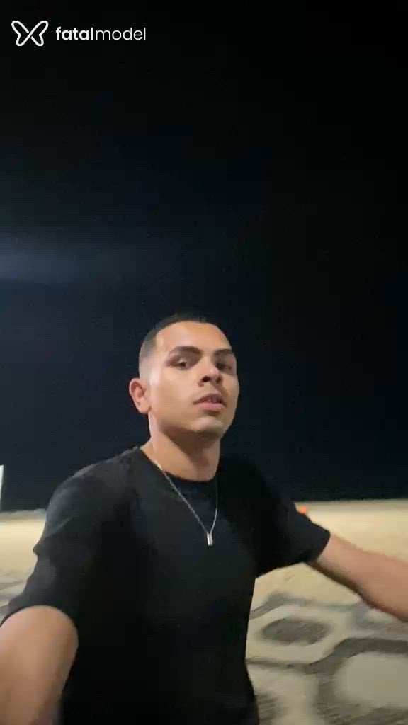 Acompanhante homem com cabelo castanho de olhos castanhos - Ryann