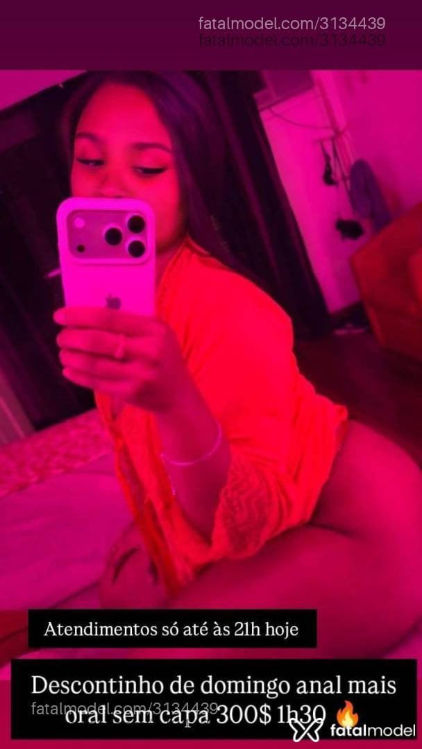 Acompanhante mulher morena (o) de olhos castanhos - Maya Gonzales