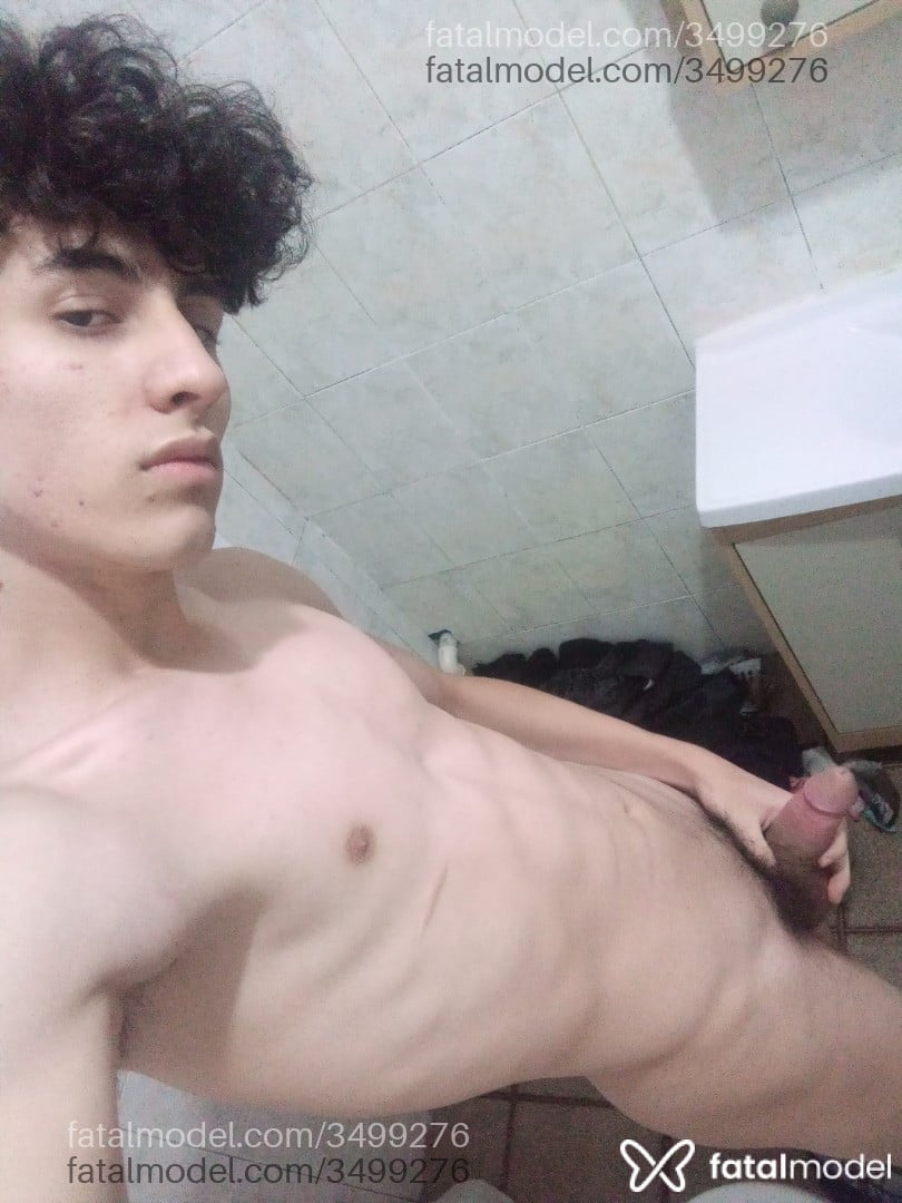 Acompanhante homem com cabelo castanho de olhos castanhos - Mulekenovin Acompanhante homem com cabelo castanho de olhos castanhos - Mulekenovin