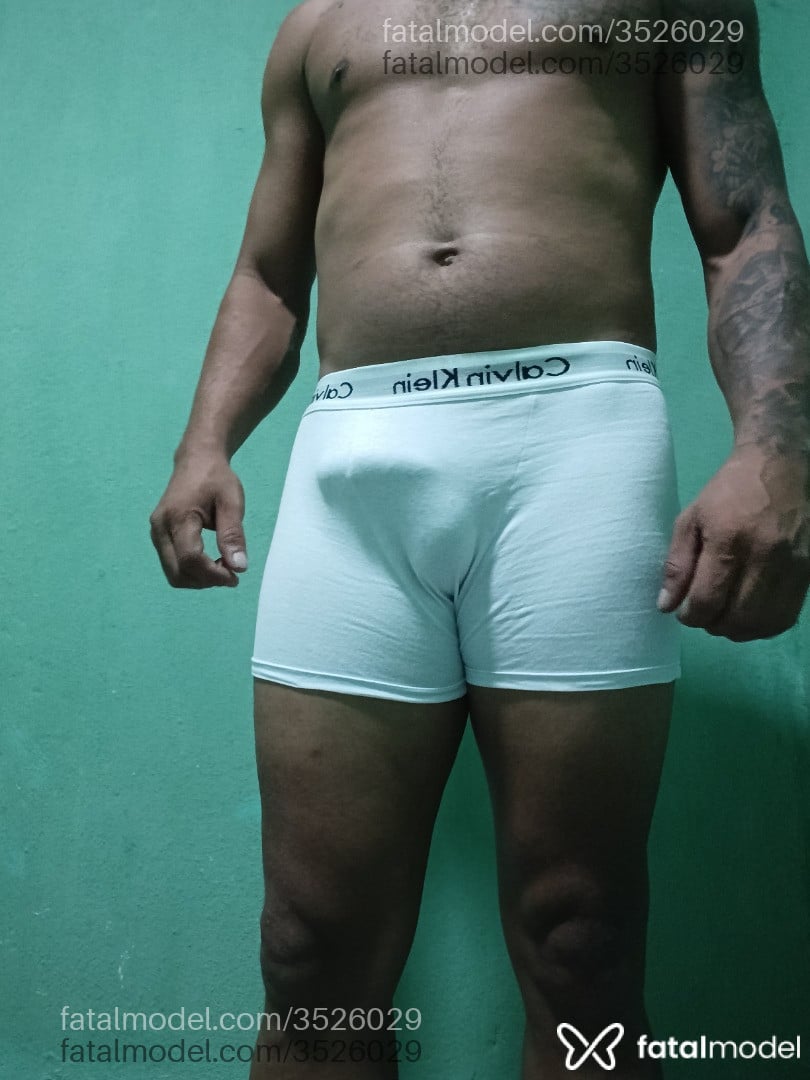 Acompanhante homem com cabelo castanho de olhos castanhos - Aleex Sandro