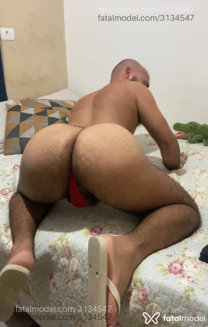 Acompanhante homem sem cabelo de olhos castanhos - Gibah Acompanhante homem sem cabelo de olhos castanhos - Gibah