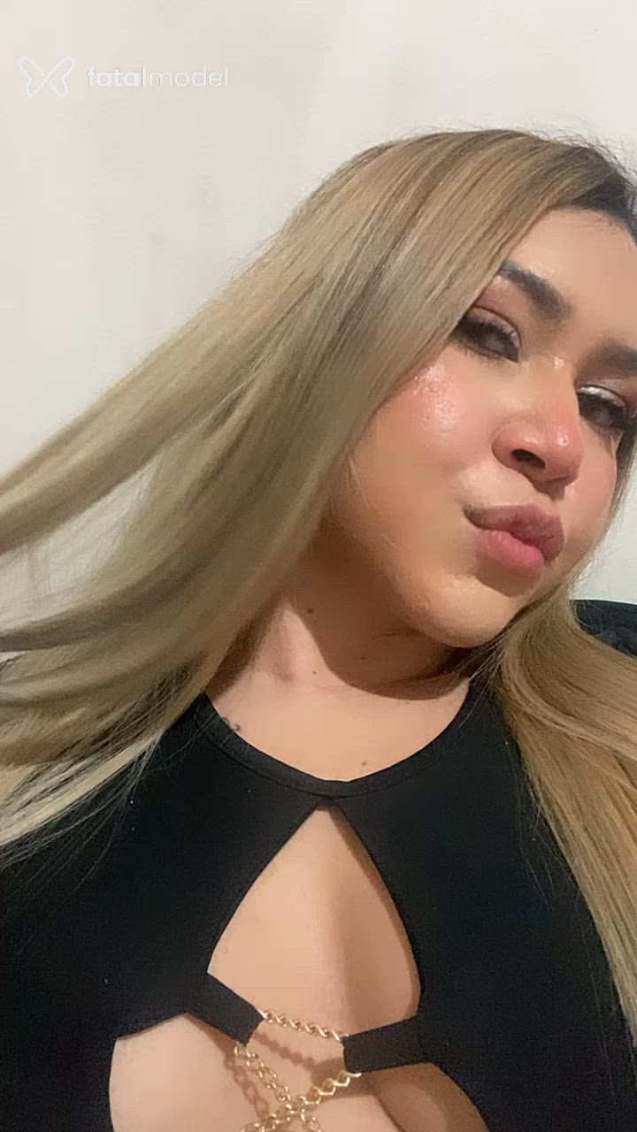 Acompanhante mulher loira (o) de olhos castanhos - Lya Acompanhante mulher loira (o) de olhos castanhos - Lya