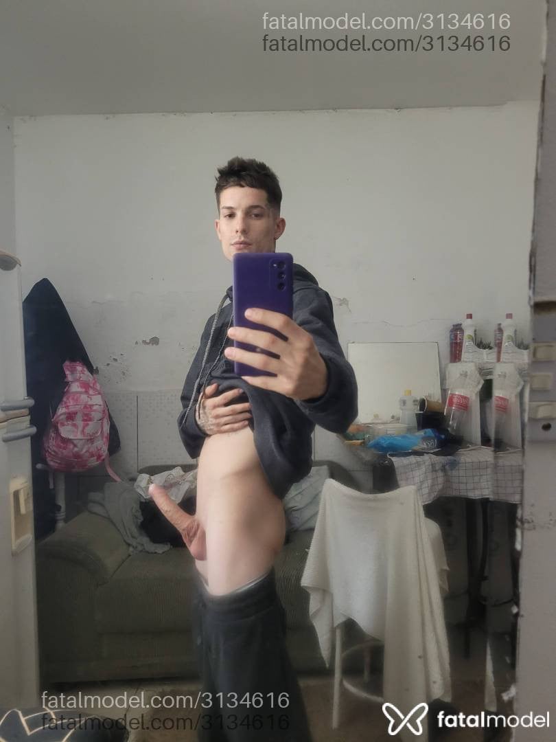 Acompanhante homem com cabelo castanho de olhos castanhos - Airtonbb