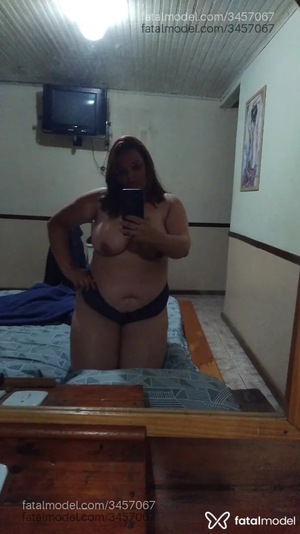 Acompanhante mulher ruiva (o) de olhos castanhos - Beatriz