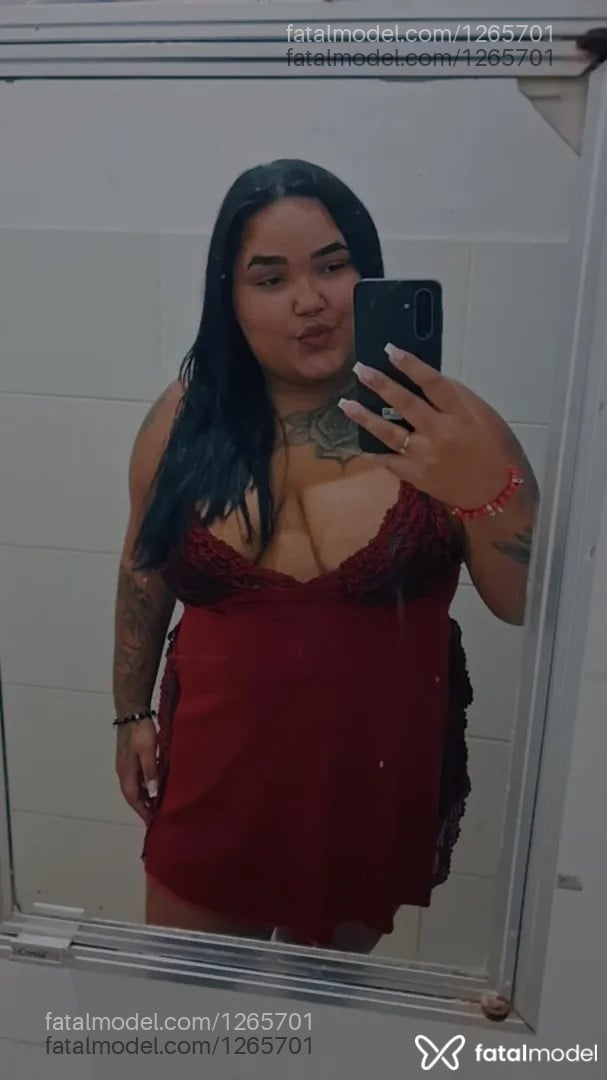 Acompanhante mulher morena (o) de olhos castanhos - Karininha