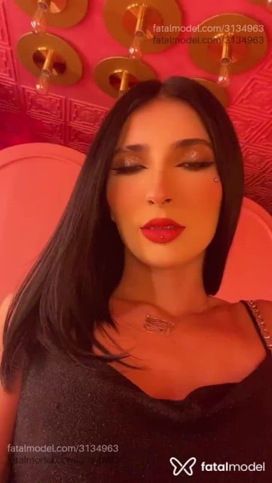 Acompanhante mulher trans morena (o) de olhos verdes - Sabrina Lopez
