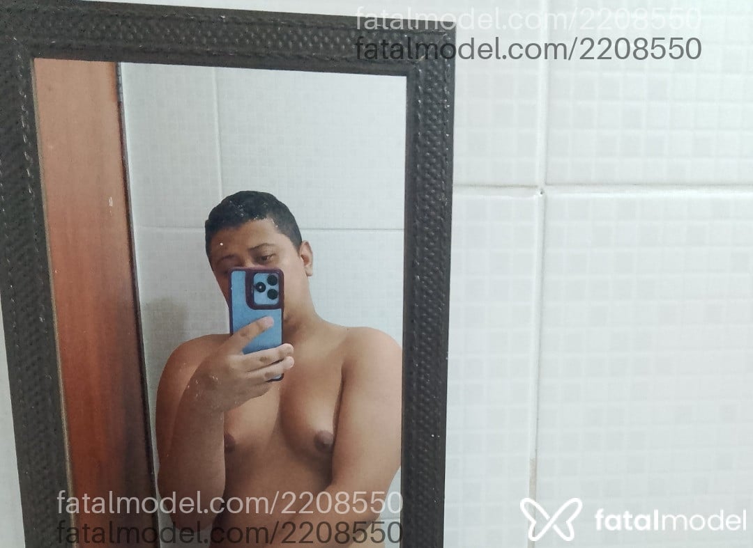 Acompanhante homem morena (o) de olhos castanhos - Vitor