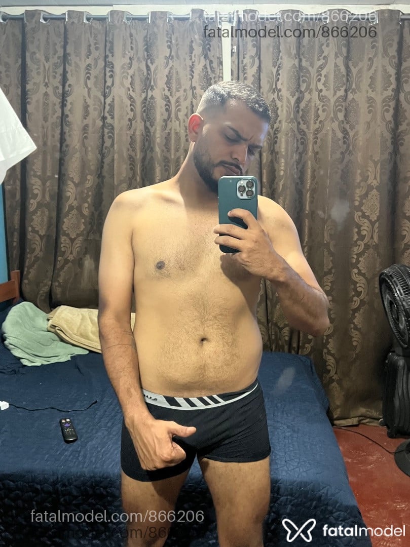 Acompanhante homem morena (o) de olhos castanhos - Pedro texeira