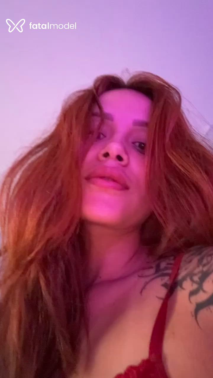 Acompanhante mulher ruiva (o) de olhos castanhos - Marii Liss