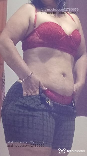Acompanhante mulher morena (o) de olhos mel - Liliane Lili
