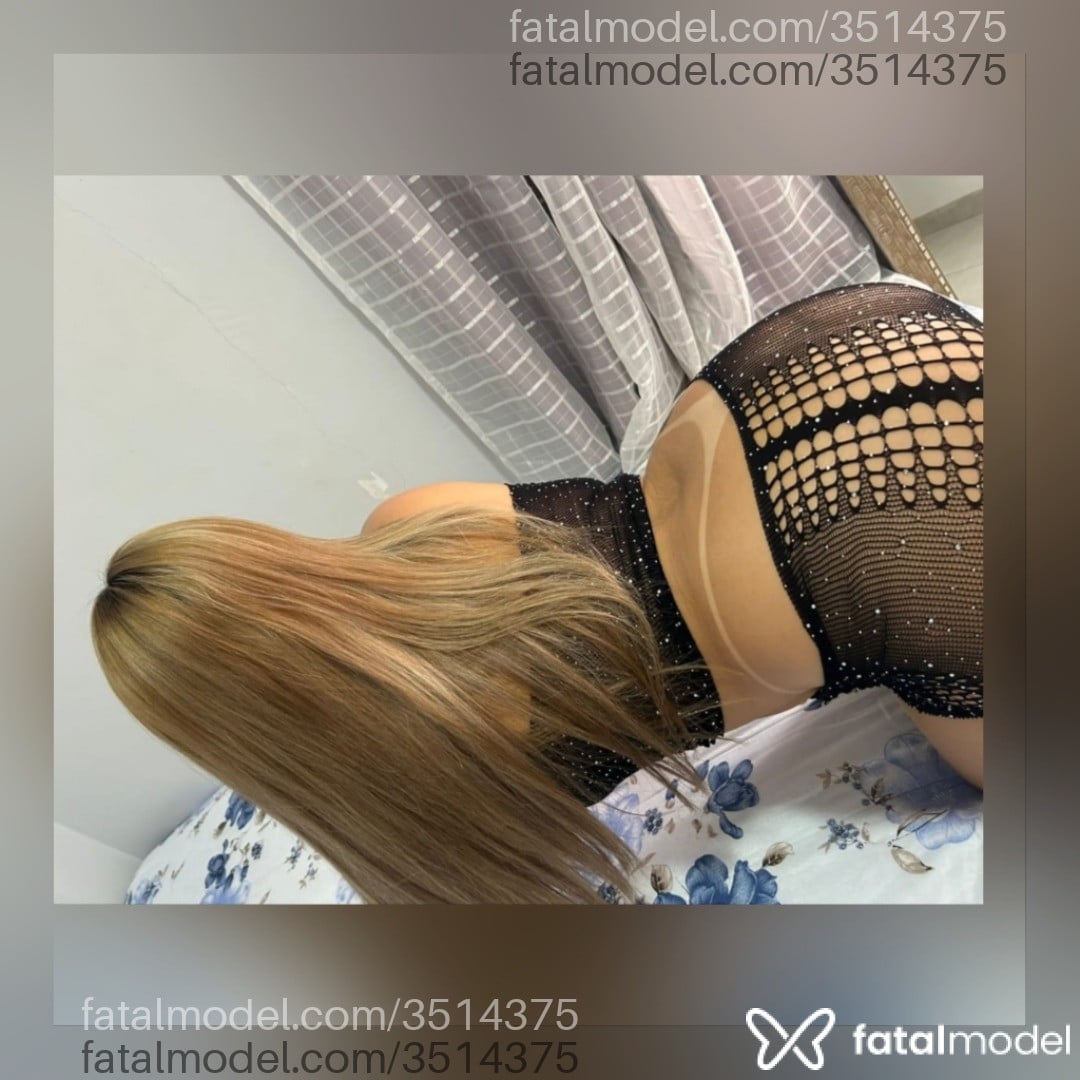 Acompanhante mulher loira (o) de olhos pretos - Kyara