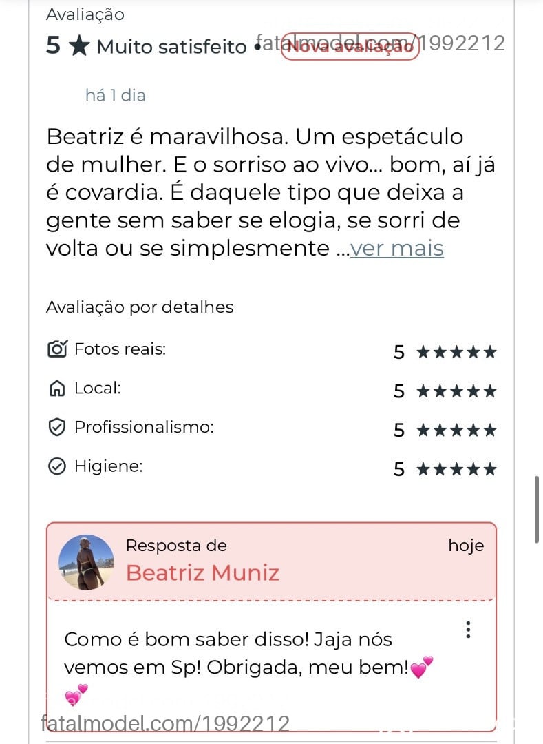Acompanhante mulher loira (o) de olhos castanhos - Beatriz Muniz