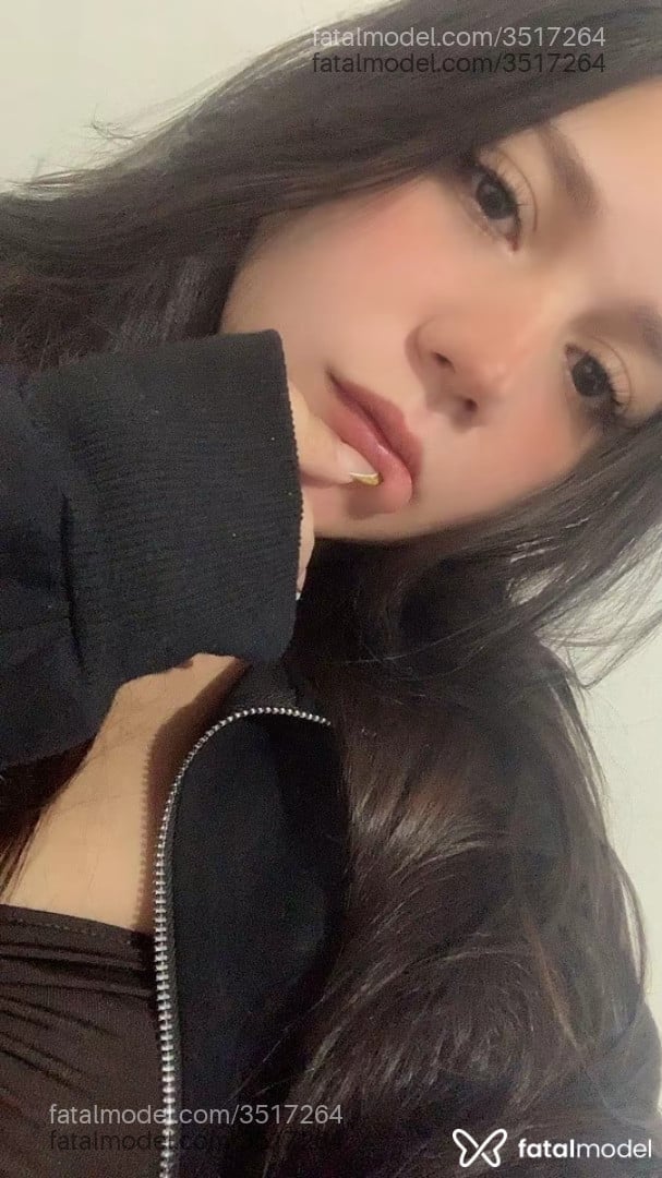 Acompanhante mulher com cabelo castanho de olhos castanhos - Kamilla Acompanhante mulher com cabelo castanho de olhos castanhos - Kamilla