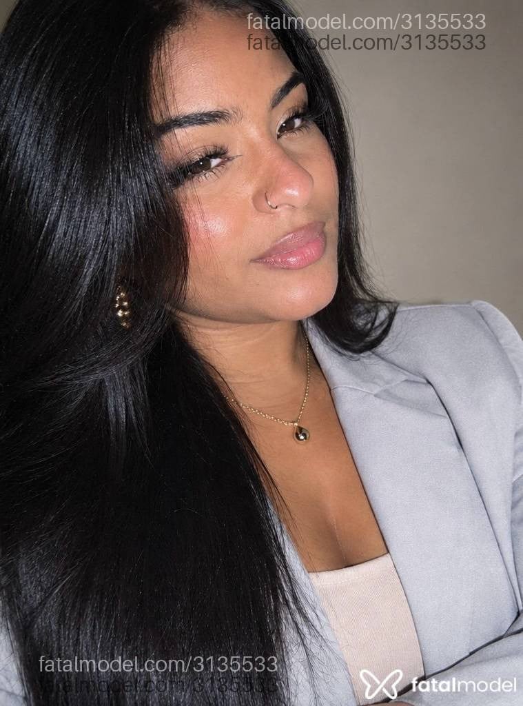 Acompanhante mulher com cabelo castanho de olhos castanhos - Hadassah Oliver