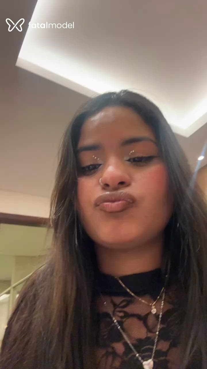 Acompanhante mulher com cabelo castanho de olhos castanhos - Hadassah Oliver
