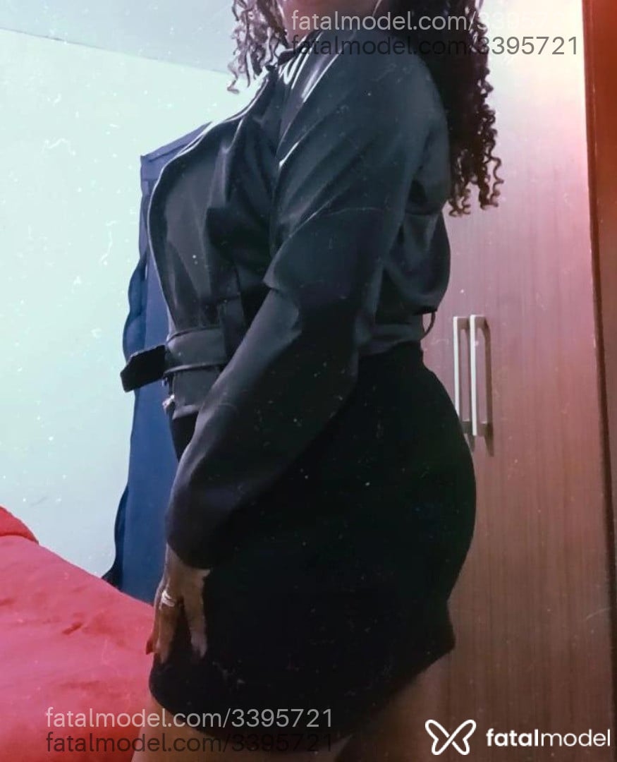 Acompanhante mulher com cabelo castanho de olhos mel - Kemy