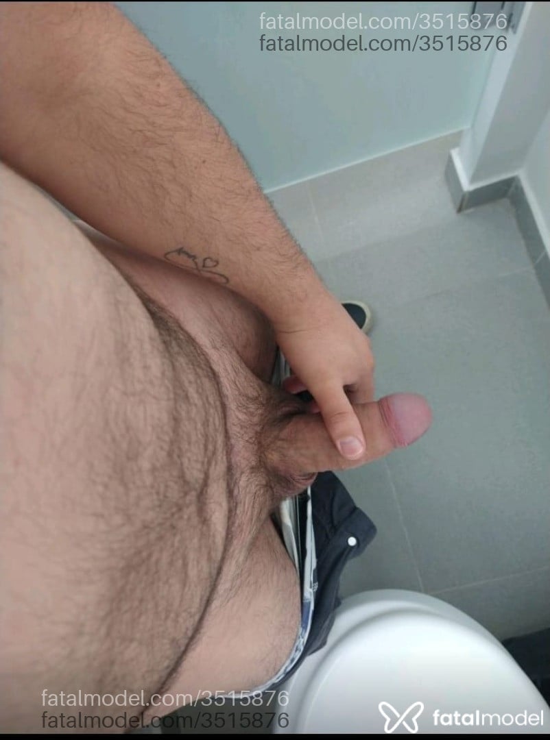 Acompanhante homem com cabelo castanho de olhos castanhos - Rickardo