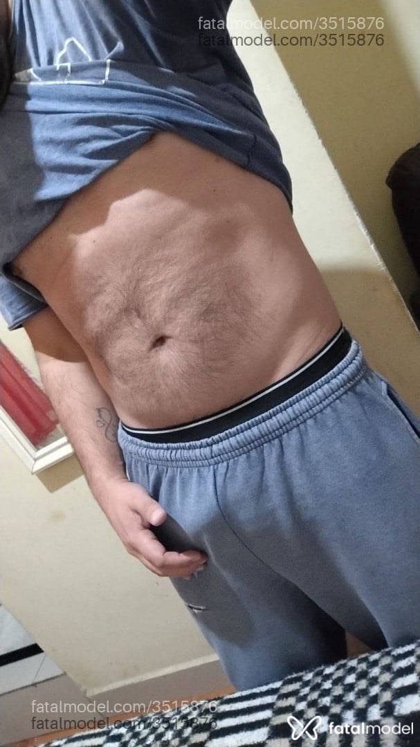 Acompanhante homem com cabelo castanho de olhos castanhos - Rickardo