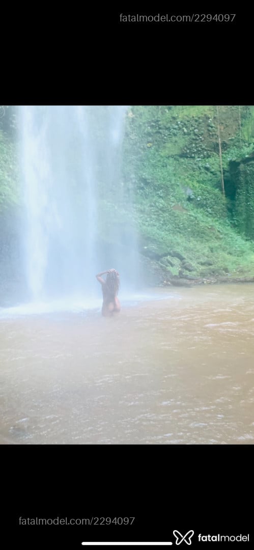 Acompanhante mulher morena (o) de olhos pretos - Bruna Acompanhante mulher morena (o) de olhos pretos - Bruna